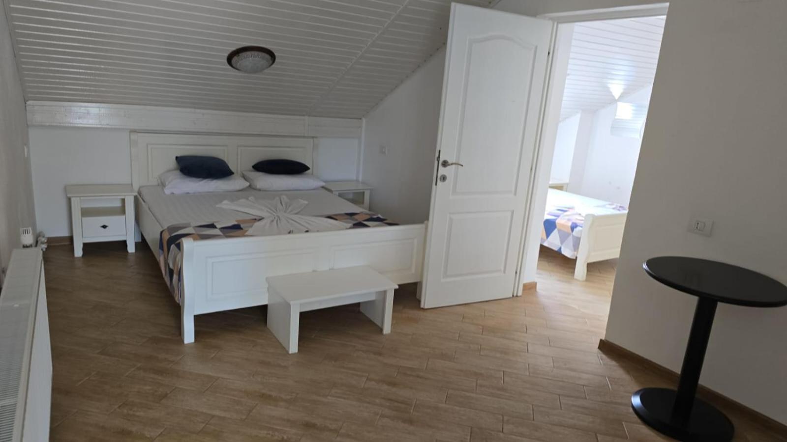 Casa Marina Hotel Ieşelniţa Kültér fotó