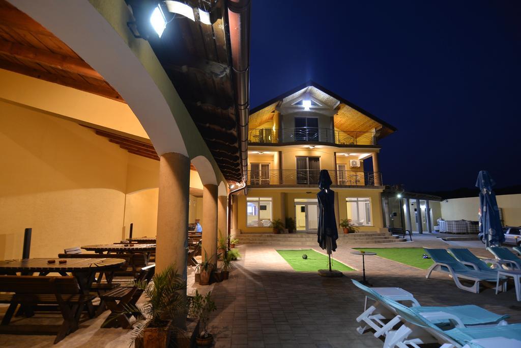 Casa Marina Hotel Ieşelniţa Kültér fotó