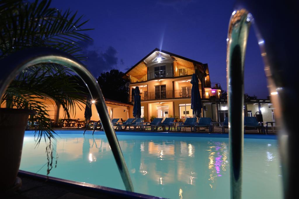 Casa Marina Hotel Ieşelniţa Kültér fotó