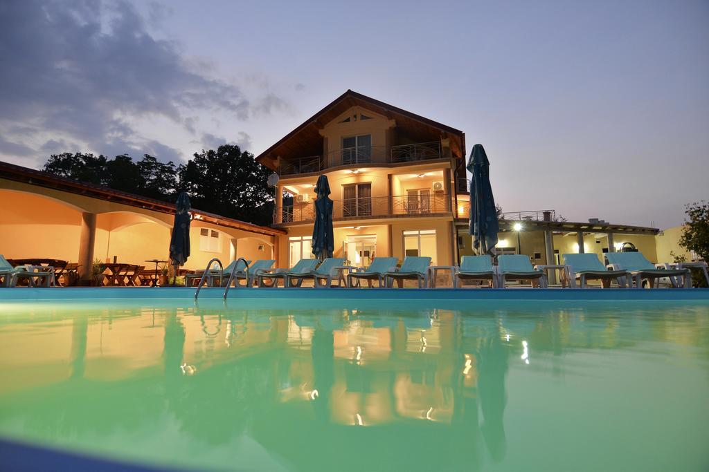 Casa Marina Hotel Ieşelniţa Kültér fotó