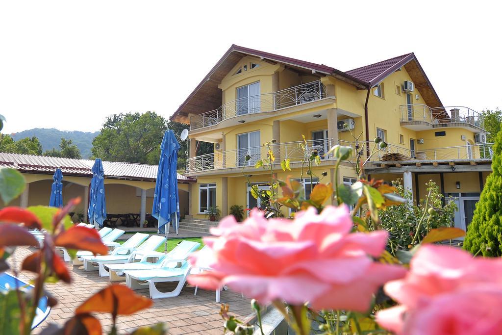 Casa Marina Hotel Ieşelniţa Kültér fotó