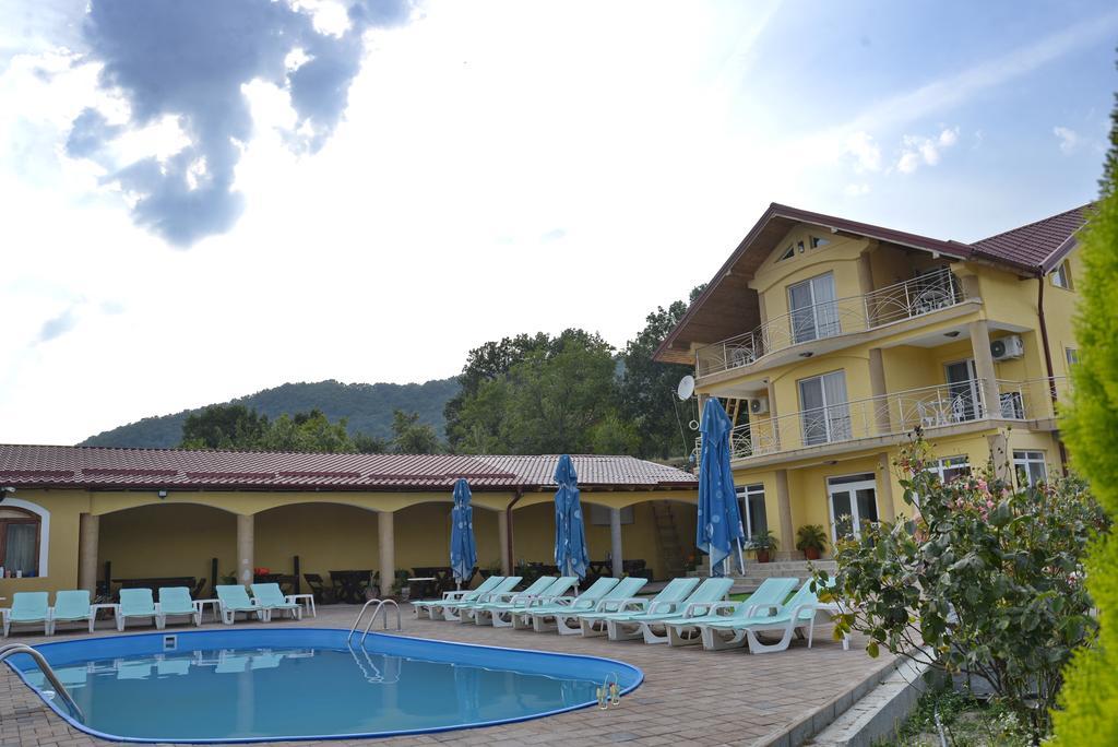 Casa Marina Hotel Ieşelniţa Kültér fotó
