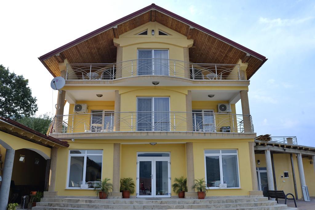 Casa Marina Hotel Ieşelniţa Kültér fotó