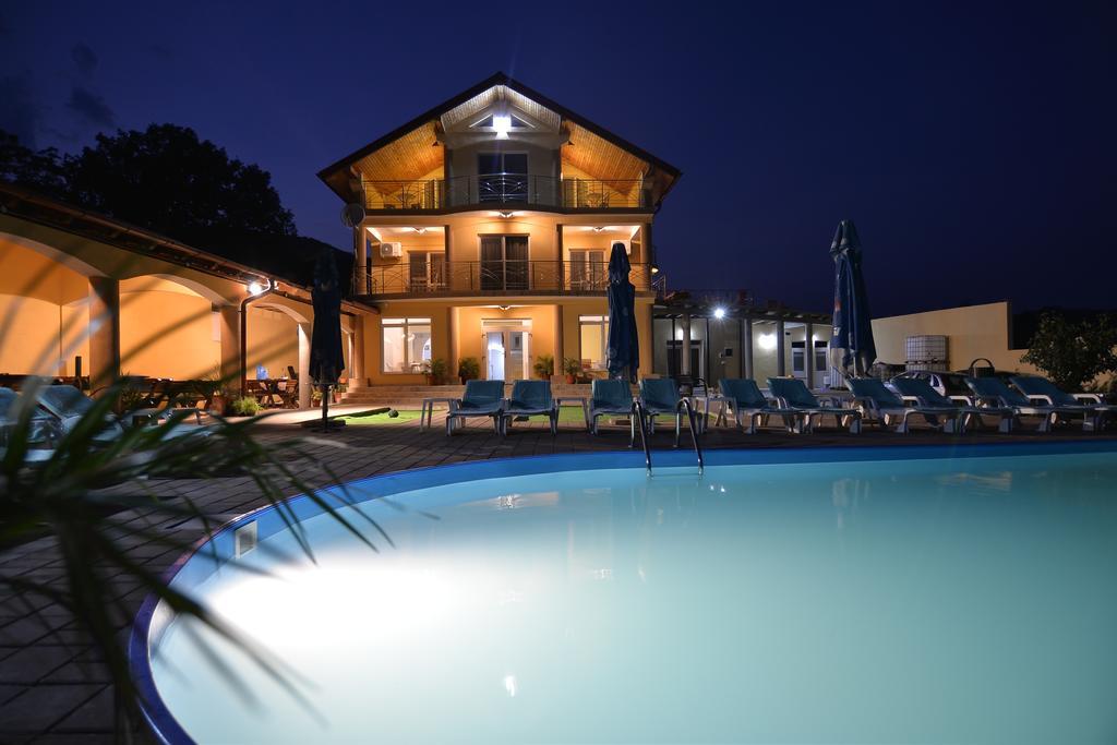 Casa Marina Hotel Ieşelniţa Kültér fotó