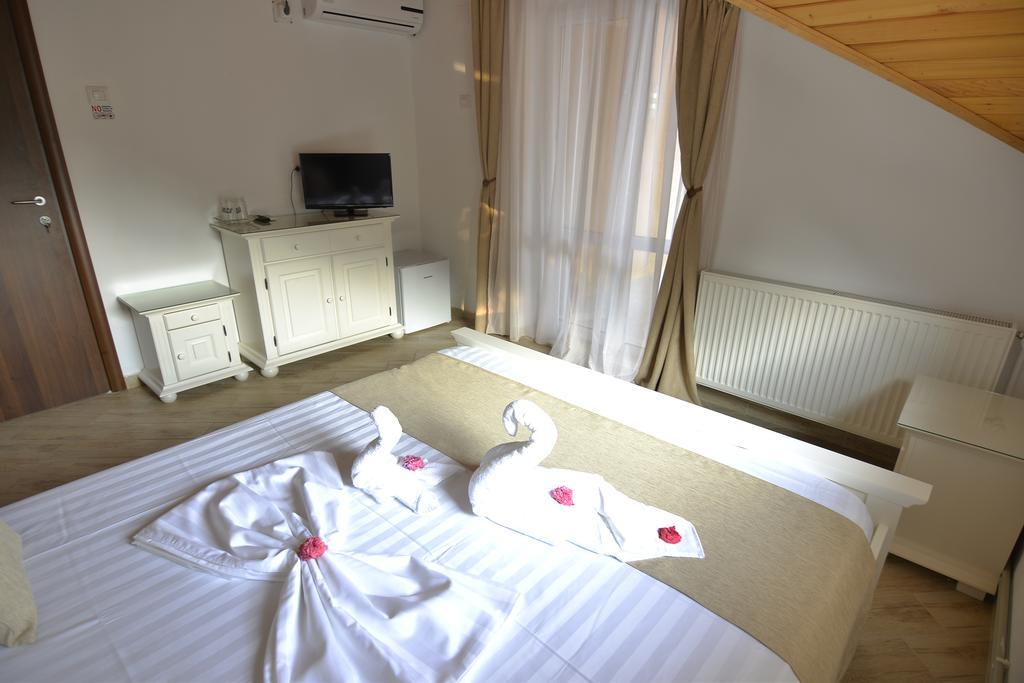 Casa Marina Hotel Ieşelniţa Kültér fotó