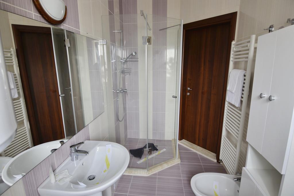 Casa Marina Hotel Ieşelniţa Kültér fotó