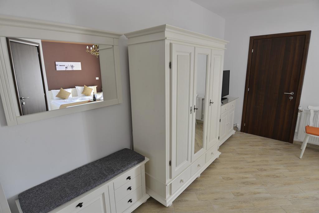 Casa Marina Hotel Ieşelniţa Kültér fotó