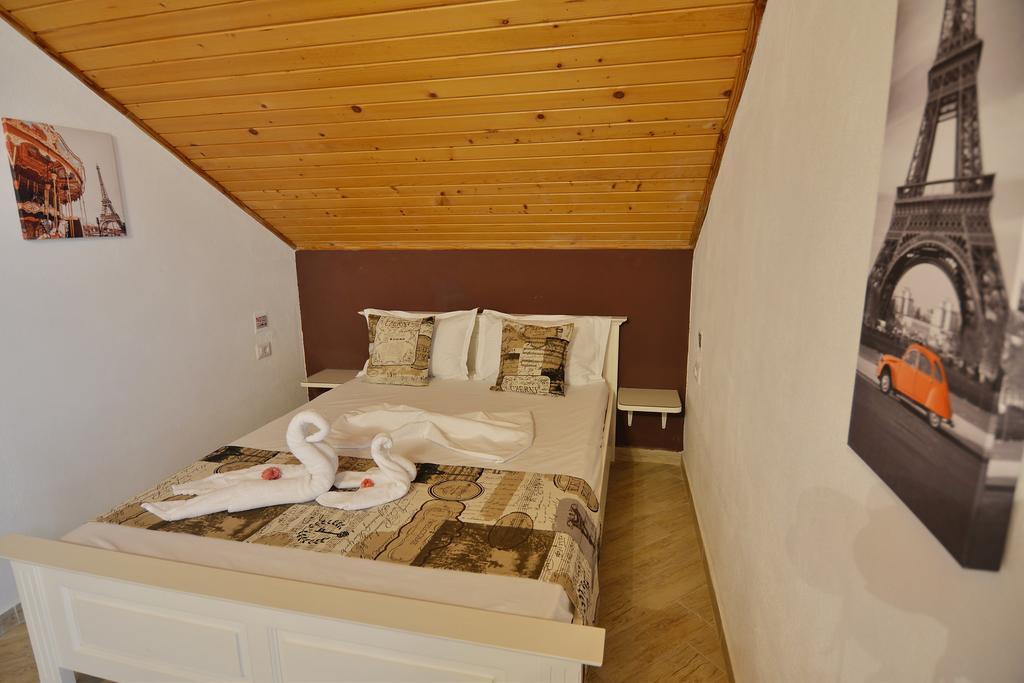 Casa Marina Hotel Ieşelniţa Kültér fotó