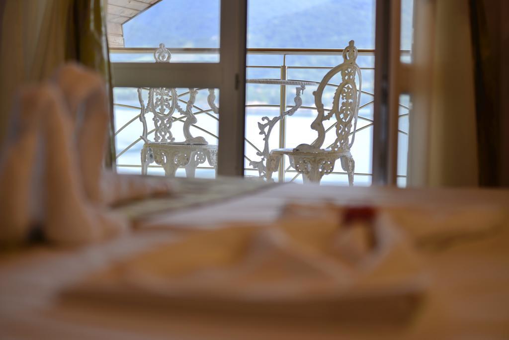 Casa Marina Hotel Ieşelniţa Kültér fotó