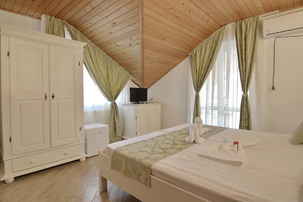 Casa Marina Hotel Ieşelniţa Kültér fotó