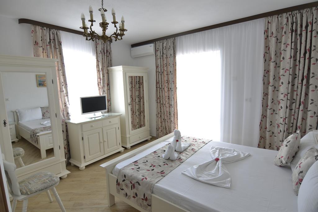 Casa Marina Hotel Ieşelniţa Kültér fotó