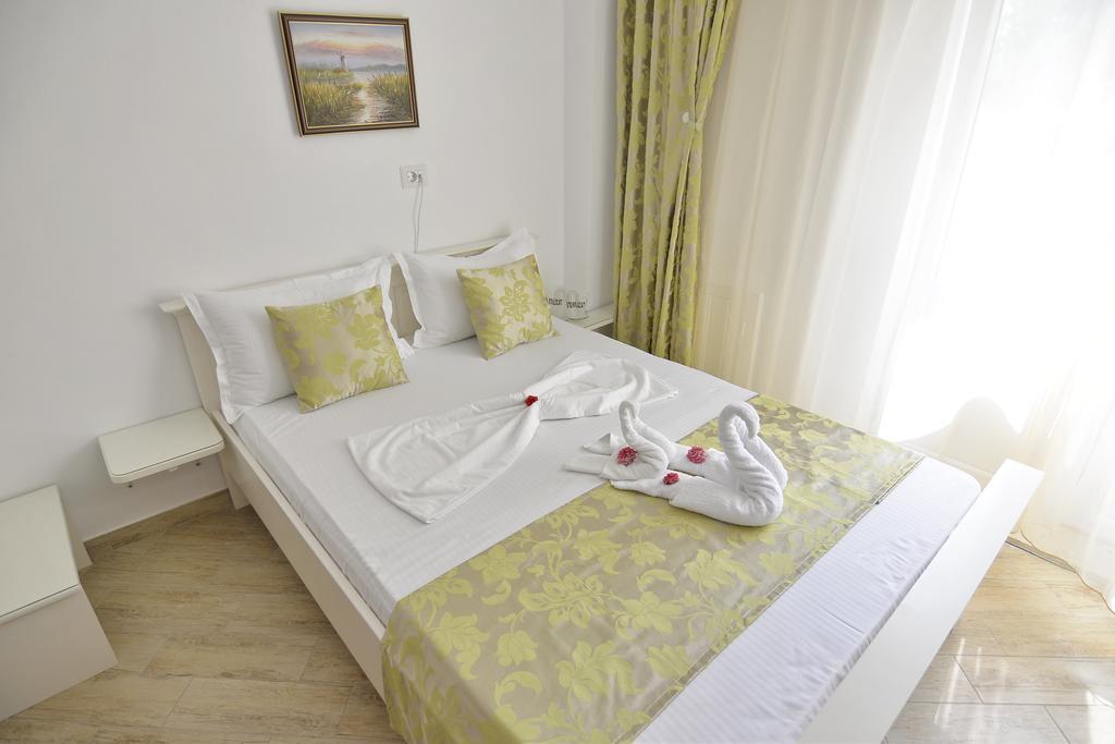 Casa Marina Hotel Ieşelniţa Kültér fotó