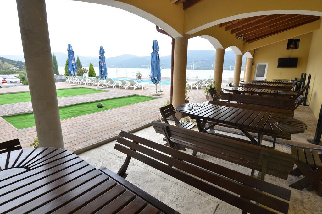 Casa Marina Hotel Ieşelniţa Kültér fotó