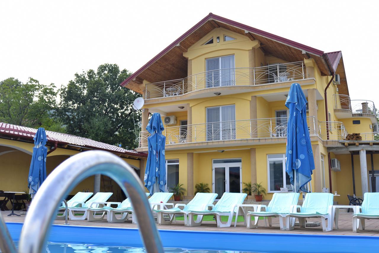 Casa Marina Hotel Ieşelniţa Kültér fotó