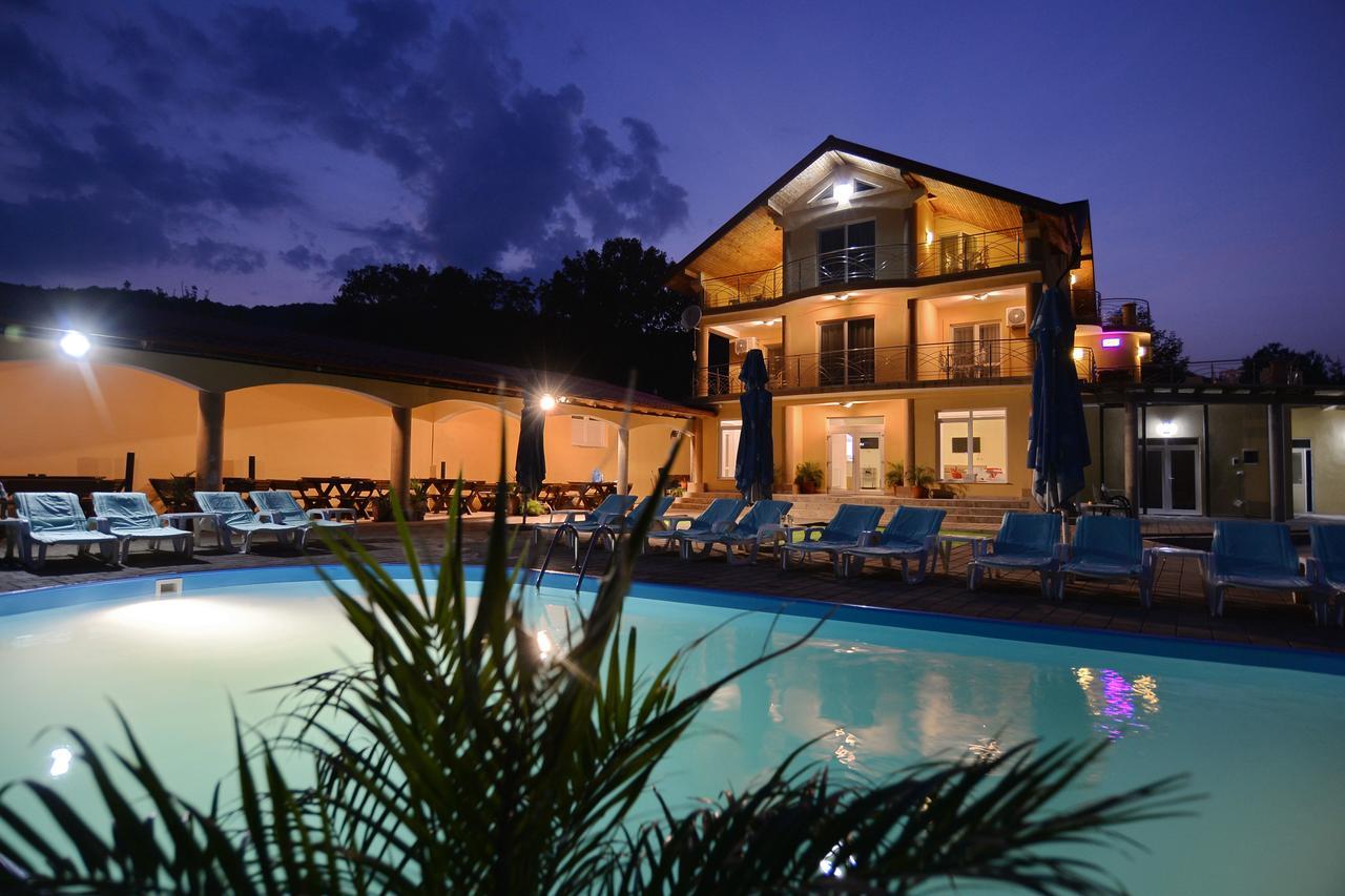 Casa Marina Hotel Ieşelniţa Kültér fotó