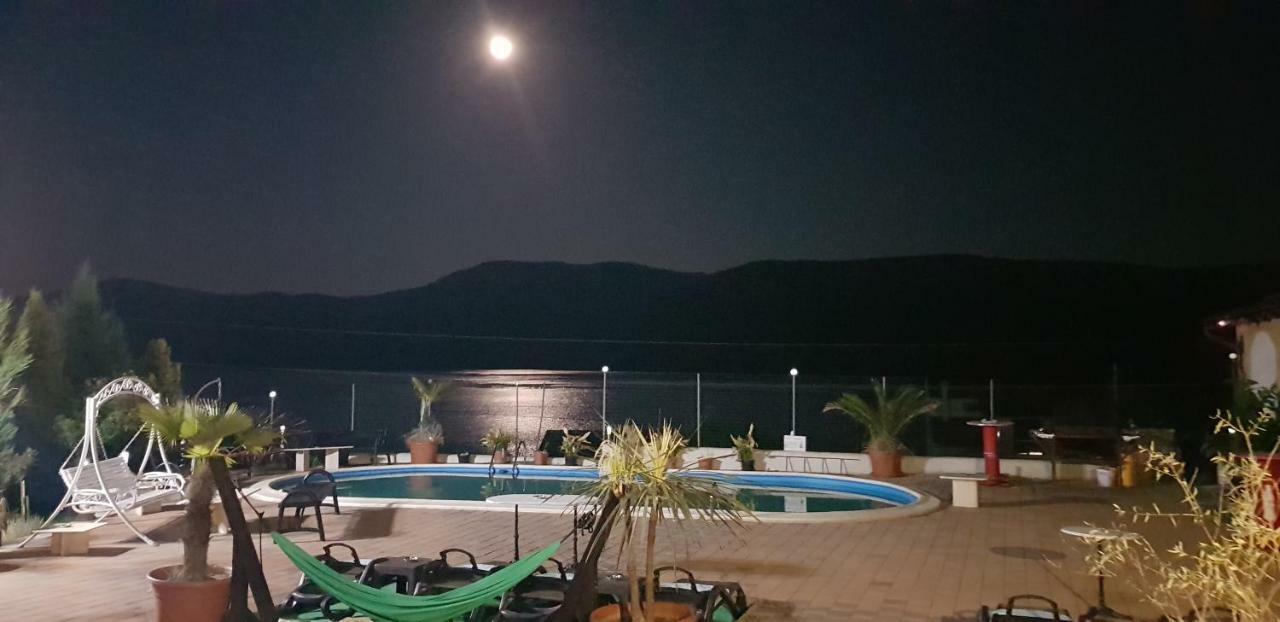 Casa Marina Hotel Ieşelniţa Kültér fotó